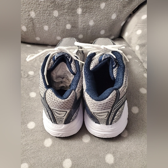 Men's size 9.5 Saucony Runners - Picture 3 of 13